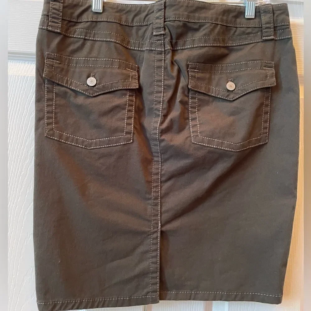 BROWN DENIM SKIRT BY LONDON JEAN FRINT ZIPPER SIZE 14 NWOT